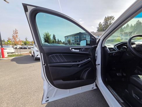 Used 2016 Ford Edge Sport w/ Technology Package AWD/4WD image 24