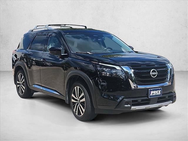 Used 2025 Nissan Pathfinder Platinum w/ Cargo Package FWD image 3