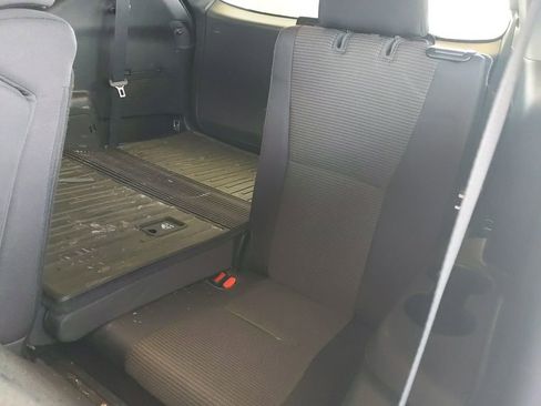 Used 2022 Toyota Highlander L FWD image 14