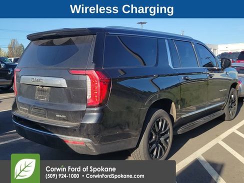 Used 2022 GMC Yukon XL SLT w/ SLT Luxury Package image 10