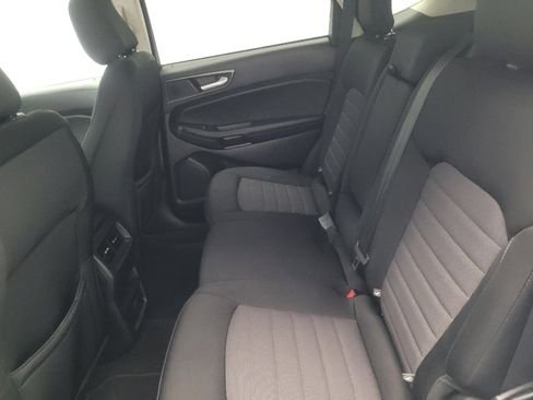 Used 2020 Ford Edge SE image 18