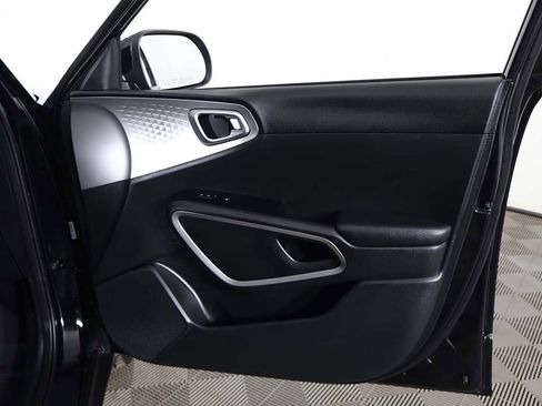 Used 2024 Kia Soul LX image 20