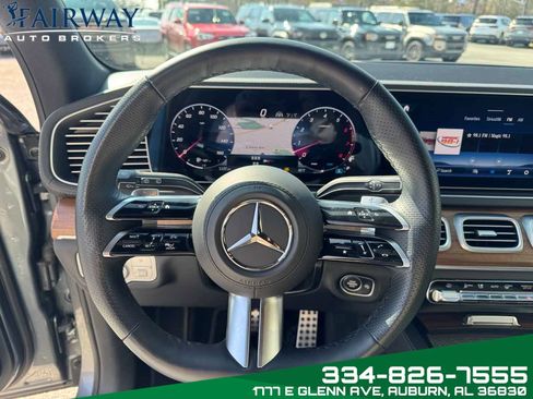 Used 2025 Mercedes-Benz GLS 450 4MATIC image 18