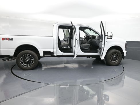 Used 2024 Ford F250 XL w/ STX Appearance Package image 38