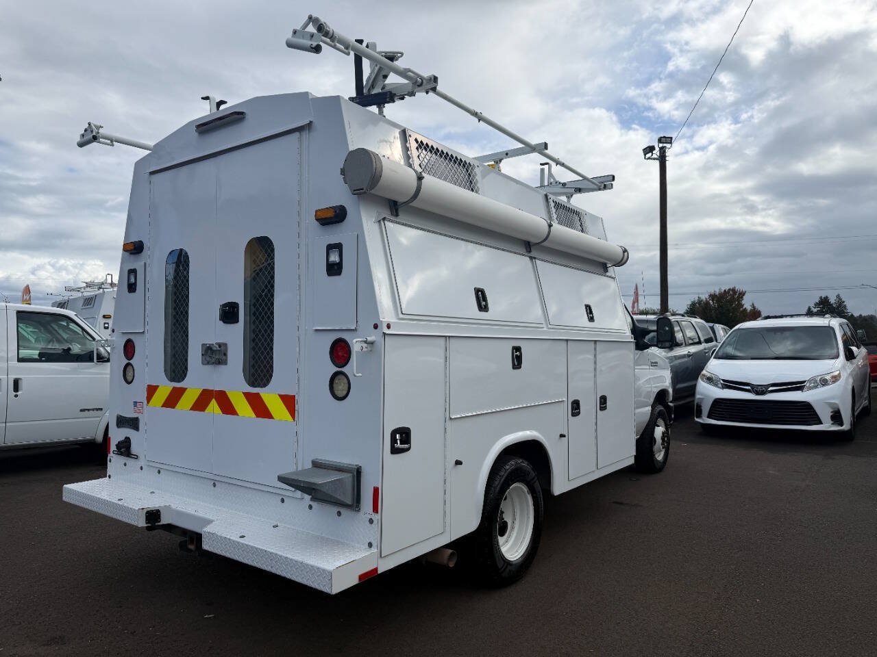 Used 2017 Ford E-350 and Econoline 350 Super Duty RWD image 7