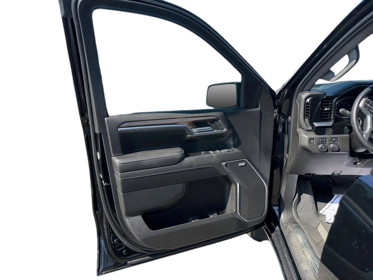 Used 2023 Chevrolet Silverado 1500 RST w/ True North Edition Plus AWD/4WD image 17