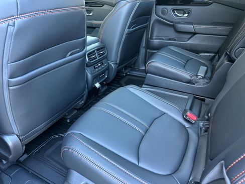 New 2025 Honda Pilot TrailSport image 12