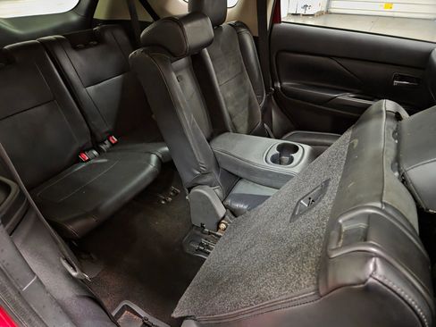 Used 2019 Mitsubishi Outlander SE image 38