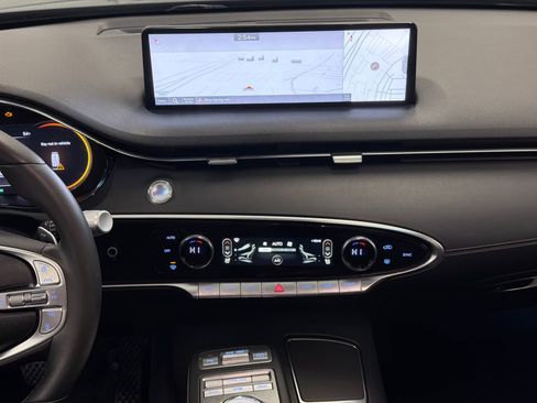 Used 2025 Genesis GV70 2.5T image 18