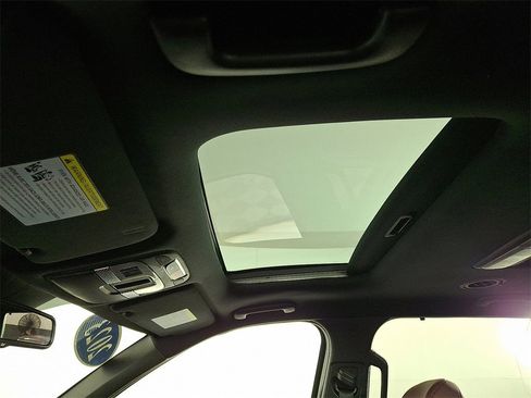 Used 2023 Kia Telluride EX w/ EX Captain's Chair Package image 18