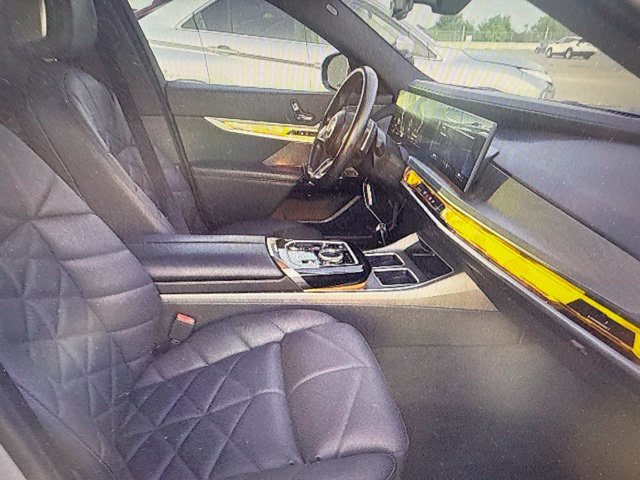 Used 2023 BMW 740i RWD image 11