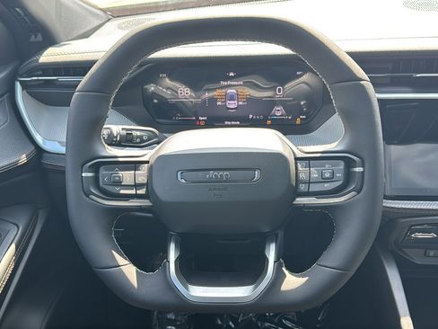 New 2026 Jeep Cherokee Limited image 19