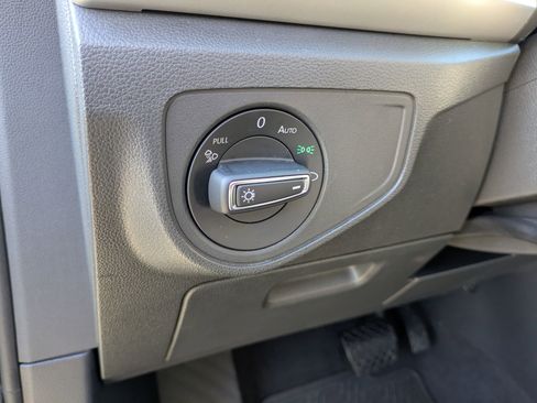 Used 2023 Volkswagen Atlas SE image 17