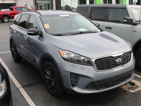 Used 2019 Kia Sorento S FWD image 3