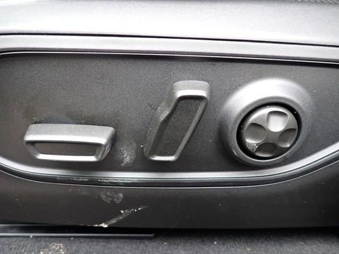 New 2025 Jeep Grand Cherokee Limited w/ Black Appearance Package AWD/4WD image 18