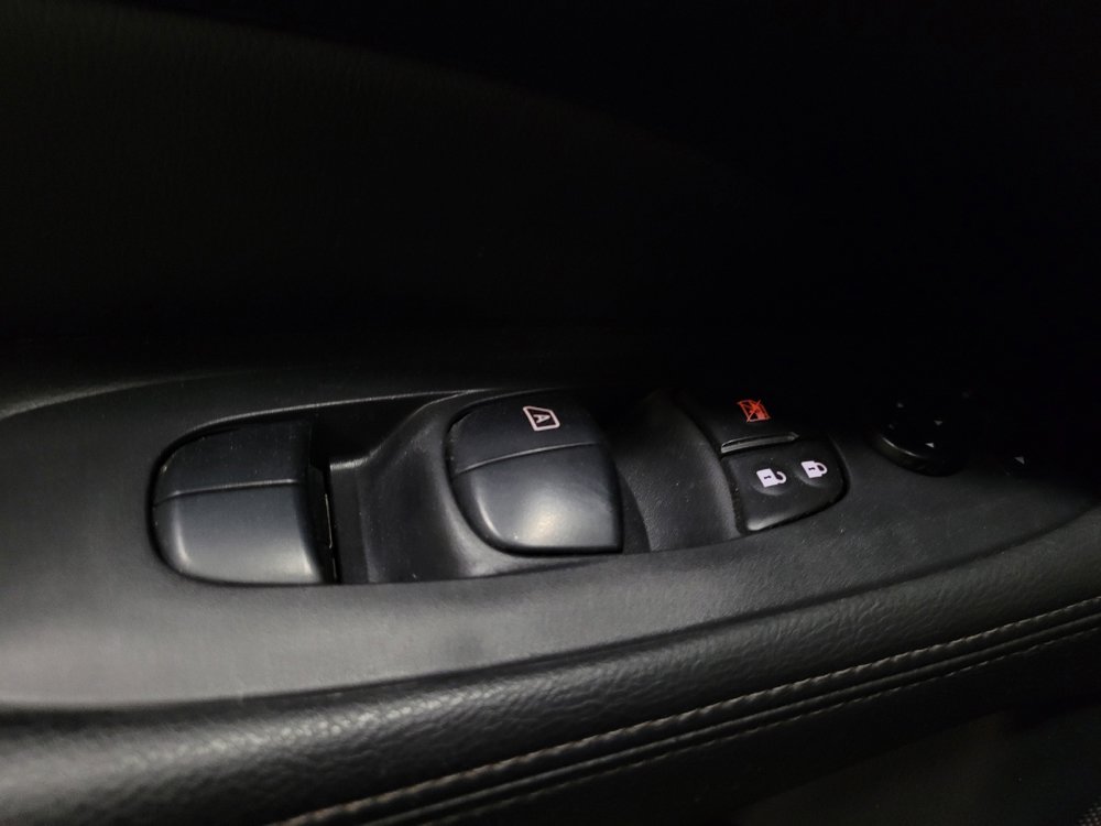 Used 2020 Nissan Pathfinder S AWD/4WD image 27