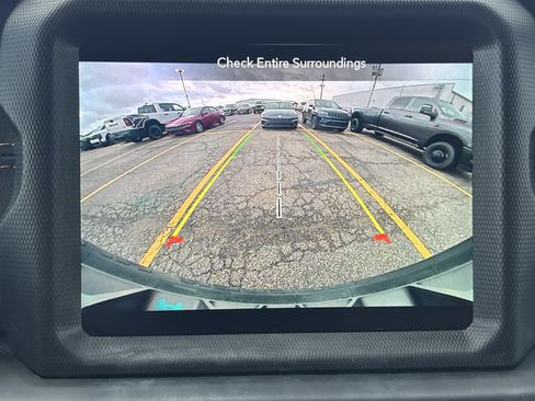 Used 2022 Jeep Wrangler Unlimited Sahara AWD/4WD image 13