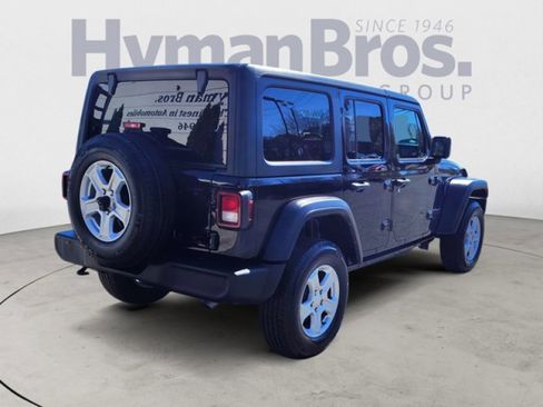 Used 2022 Jeep Wrangler Unlimited Sport AWD/4WD image 3