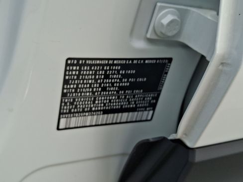 Certified 2023 Volkswagen Taos SE FWD image 26