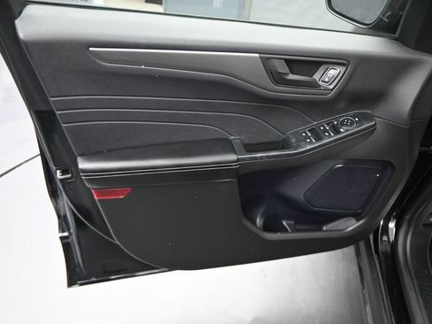 Used 2024 Ford Escape Active FWD image 2