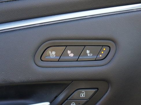 Certified 2021 Cadillac Escalade Sport image 9