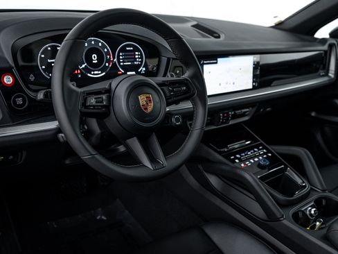 Certified 2026 Porsche Cayenne AWD/4WD image 14