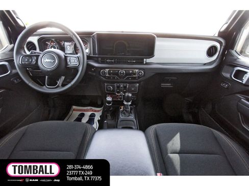 Used 2024 Jeep Wrangler Willys image 10