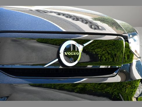 Certified 2023 Volvo C40 P8 Recharge Ultimate w/ Protection Package Premier AWD/4WD image 10