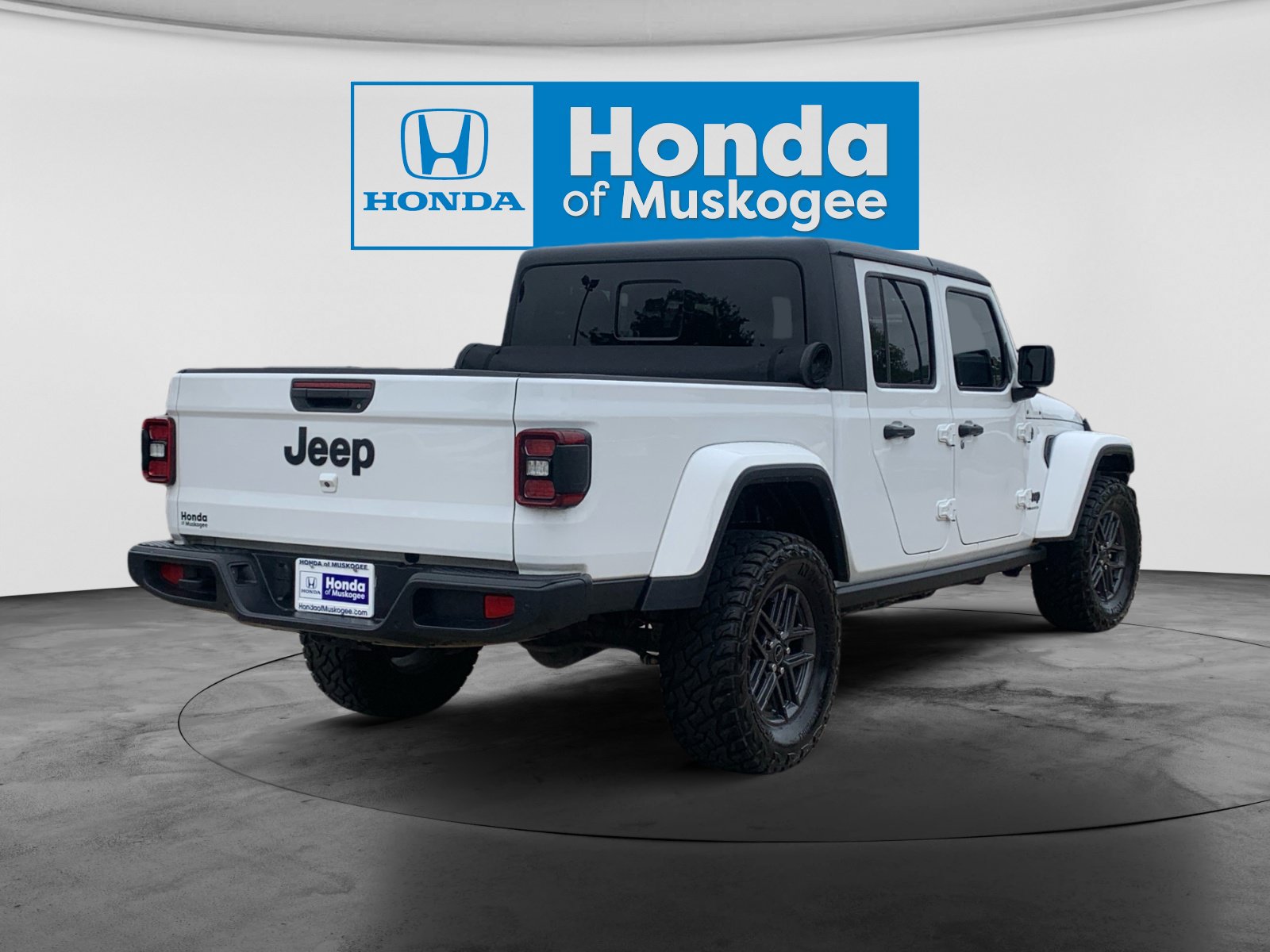 Used 2024 Jeep Gladiator Sport AWD/4WD image 5