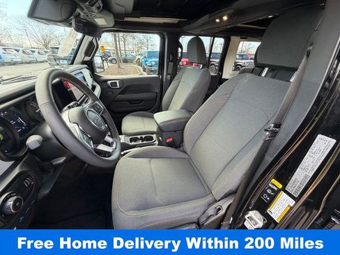 Certified 2025 Jeep Wrangler Unlimited Sahara w/ Safety Group image 20