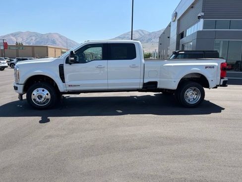 New 2026 Ford F450 Platinum w/ FX4 Off-Road Package AWD/4WD image 2