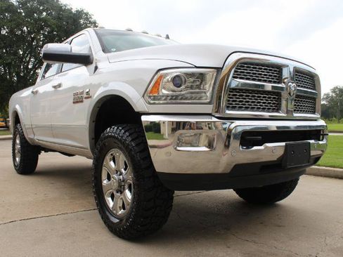 Used 2018 RAM 2500 Laramie w/ Convenience Group AWD/4WD image 5