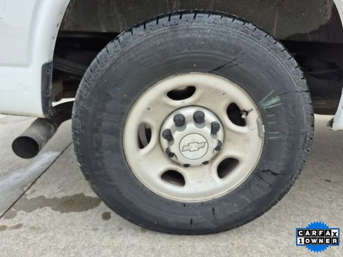 Used 2015 Chevrolet Express 2500 image 8