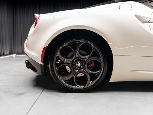 Used 2015 Alfa Romeo 4C Coupe w/ Leather Interior Group image 29