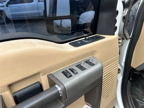 Used 2012 Ford F250 Lariat w/ Lariat Interior Pkg AWD/4WD image 32
