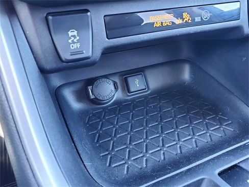 Used 2020 Toyota RAV4 LE w/ Carpet Mat Package image 25