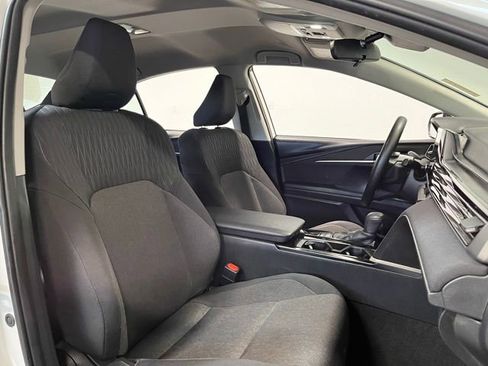 Used 2025 Toyota Camry LE image 10