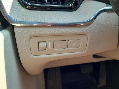 Used 2021 Volvo XC60 T8 Inscription w/ Advanced Package AWD/4WD image 18