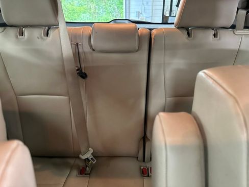 Used 2022 Toyota Highlander XLE AWD/4WD image 22
