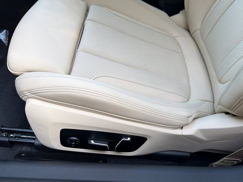 Used 2026 BMW 230i Coupe w/ Convenience Package RWD image 14