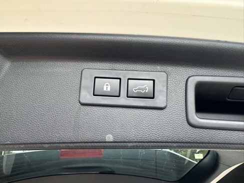 Used 2021 Subaru Forester Limited image 19