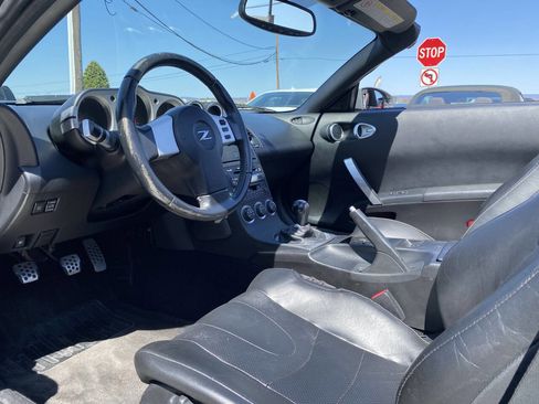 Used 2005 Nissan 350Z Touring image 18