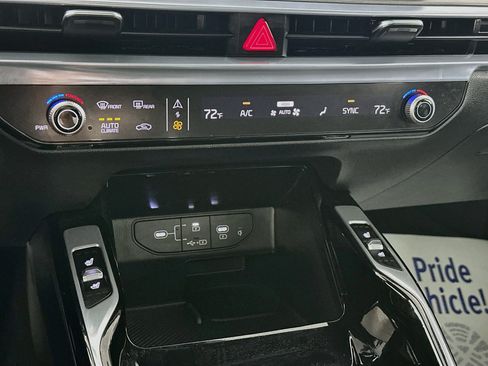 Certified 2024 Kia Sorento SX Prestige AWD/4WD image 16