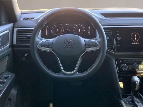 Used 2023 Volkswagen Atlas Cross Sport SE image 5