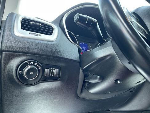 Used 2019 Jeep Compass Latitude AWD/4WD image 18