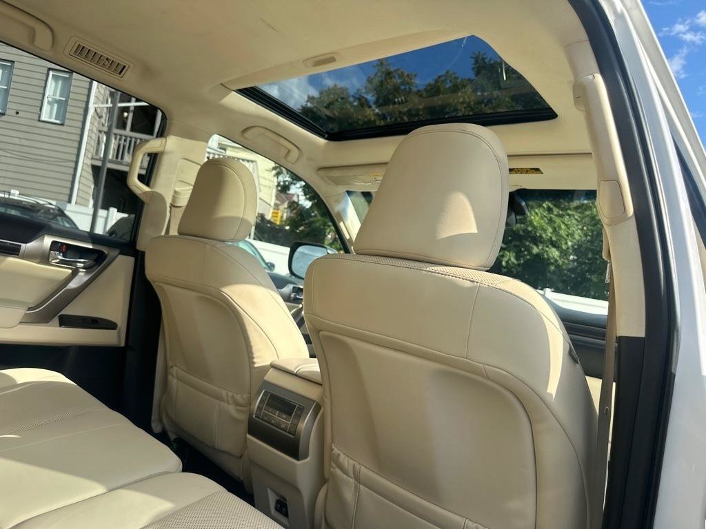 Used 2020 Lexus GX 460 Premium w/ Premium Package AWD/4WD image 35