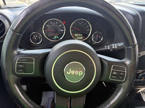 Used 2018 Jeep Wrangler Unlimited Sport S AWD/4WD image 28