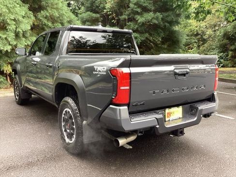 Certified 2026 Toyota Tacoma TRD Off-Road AWD/4WD image 9