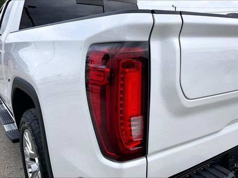 Used 2022 GMC Sierra 1500 Denali w/ Driver Alert Package II AWD/4WD image 20