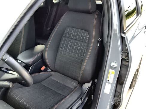 Used 2024 Honda HR-V Sport image 11